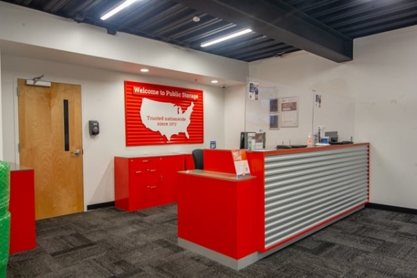 Facility photo: //images.sparefoot.com/medium/2193436936dc4a14c4c.jpg