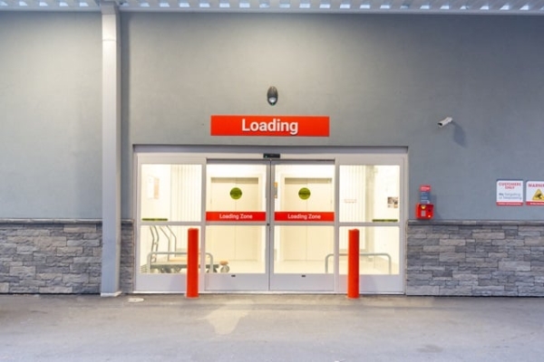 Facility photo: //images.sparefoot.com/medium/21934369f4a89e726ef.jpg