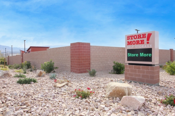 Facility photo: //images.sparefoot.com/medium/21938468911dd2d6144.jpg