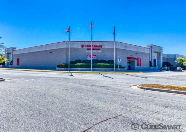 Facility photo: //images.sparefoot.com/medium/2193916800bc30e1652.jpg