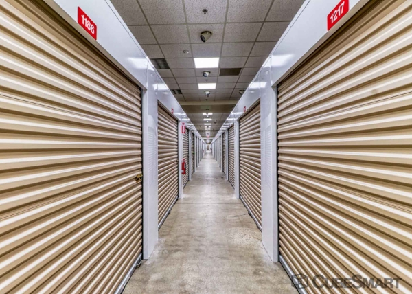 Facility photo: //images.sparefoot.com/medium/219391695e2b2300e6f.jpg