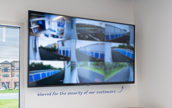 Facility photo: //images.sparefoot.com/medium/219394611bea7232fa4.jpg