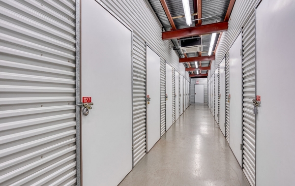 Facility photo: //images.sparefoot.com/medium/219394611bea76336e0.jpg