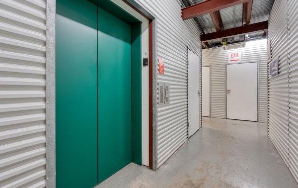 Facility photo: //images.sparefoot.com/medium/219394611bea785c684.jpg