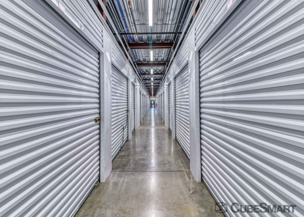 Facility photo: //images.sparefoot.com/medium/219407688321777f584.jpg