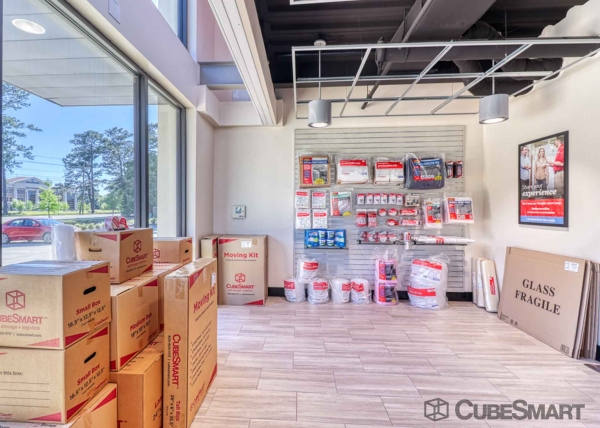 Facility photo: //images.sparefoot.com/medium/2194076903030514d4c.jpg