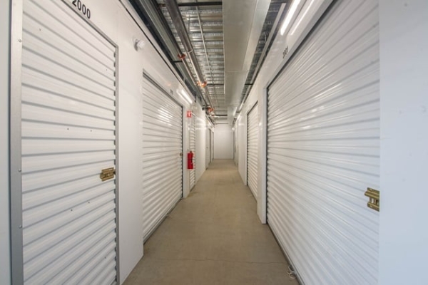 Facility photo: //images.sparefoot.com/medium/2194086877a4b9ddfa4.jpg