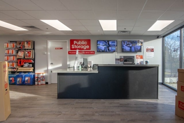 Facility photo: //images.sparefoot.com/medium/2194086890b18312c82.jpg