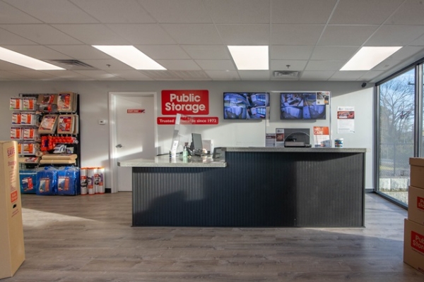 Facility photo: //images.sparefoot.com/medium/21940869874cf15f035.jpg