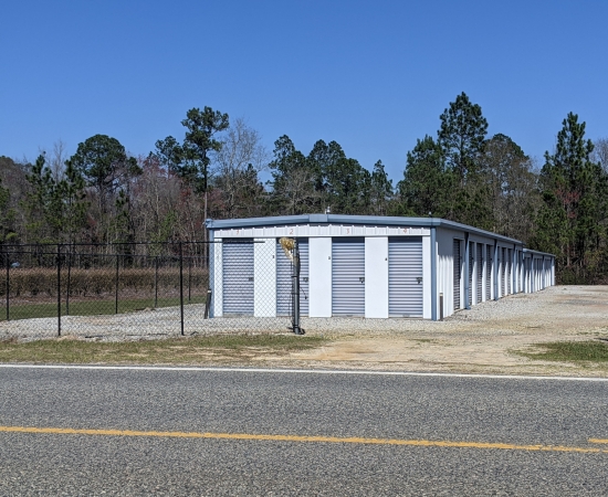 Facility photo: //images.sparefoot.com/medium/21944268e94d70c1b2f.jpg