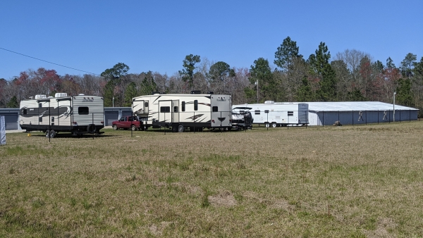 Facility photo: //images.sparefoot.com/medium/21944268fbbb8d52627.jpg