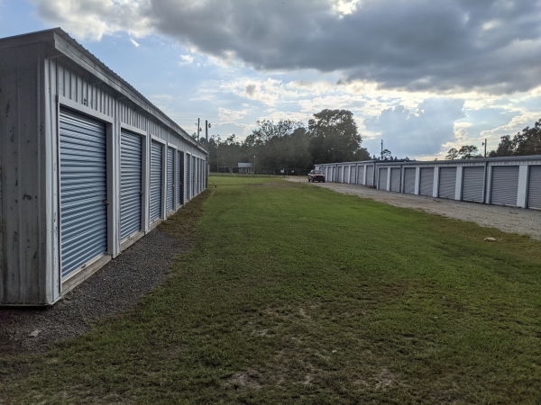 Facility photo: //images.sparefoot.com/medium/21944269050e24dd933.jpg