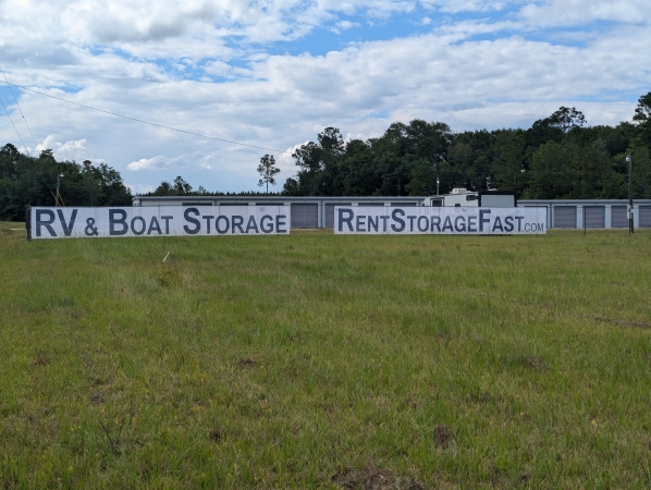 Facility photo: //images.sparefoot.com/medium/219442693cad0a8fafa.jpg