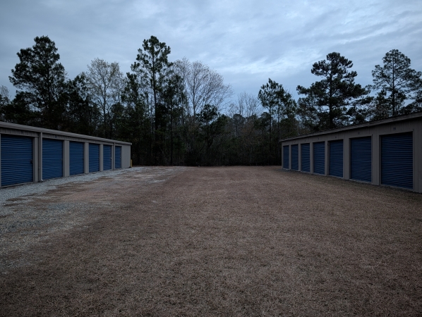 Facility photo: //images.sparefoot.com/medium/2194426982484e1b51a.jpg