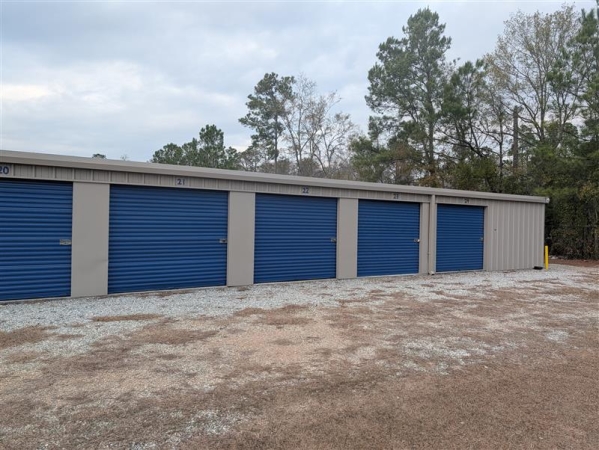 Facility photo: //images.sparefoot.com/medium/2194426982486ee8633.jpg