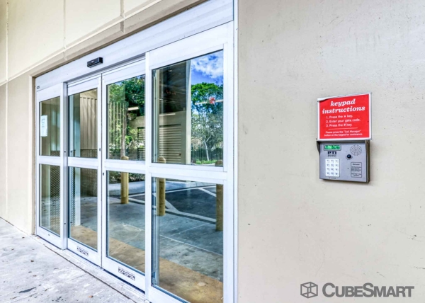 Facility photo: //images.sparefoot.com/medium/219456686f6db8e2984.jpg