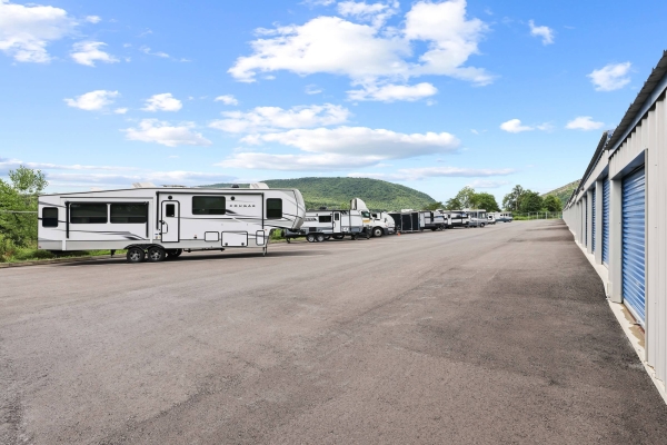 Facility photo: //images.sparefoot.com/medium/2194746888bede254d4.jpg