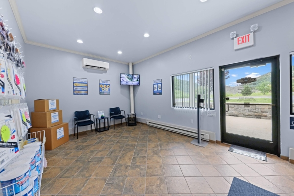 Facility photo: //images.sparefoot.com/medium/2194746888c314cdea1.jpg