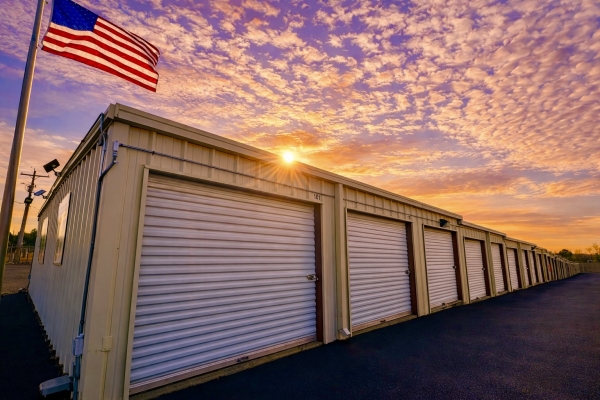 Storage Units at Cardinal State Storage - Raeford - 105 Midway Drive