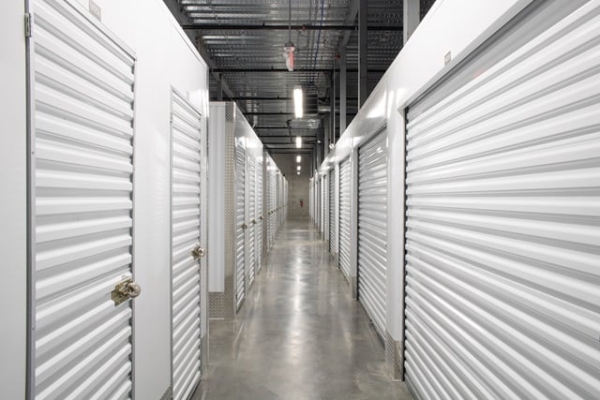Facility photo: //images.sparefoot.com/medium/21950669f74a0eb5586.jpg