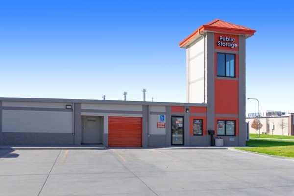 Facility photo: //images.sparefoot.com/medium/2195076883832689ab5.jpg