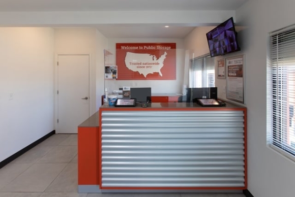 Facility photo: //images.sparefoot.com/medium/2195076884d4dec15b5.jpg