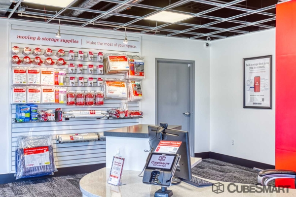 Storage Units at CubeSmart Self Storage - TX Missouri City Sienna Parkway - 4121 Sienna Parkway