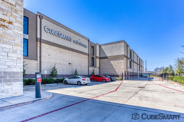 Storage Units at CubeSmart Self Storage - TX Missouri City Sienna Parkway - 4121 Sienna Parkway