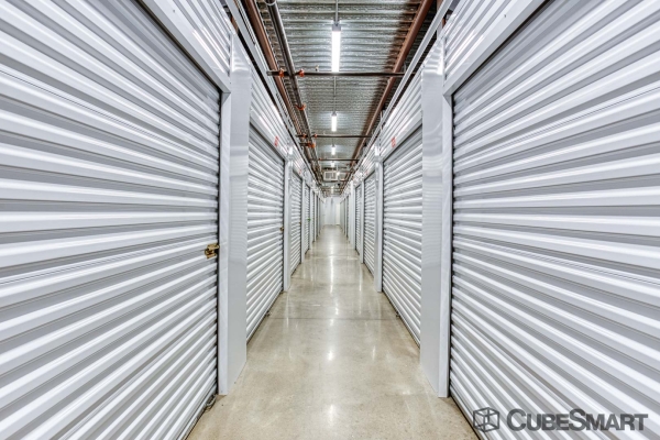 Storage Units at CubeSmart Self Storage - TX Missouri City Sienna Parkway - 4121 Sienna Parkway