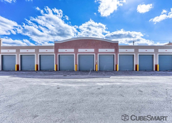 Storage Units at CubeSmart Self Storage - FL Miami Gardens NW 27th Ave - 17994 Northwest 27th Avenue