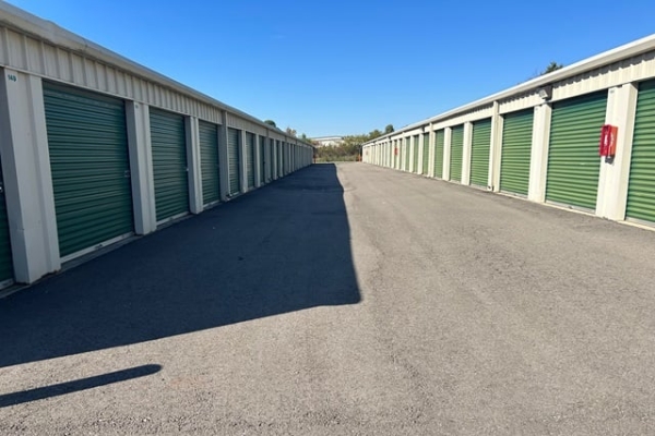 Facility photo: //images.sparefoot.com/medium/219539692467082991c.jpg