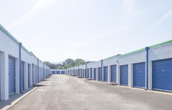 Facility photo: //images.sparefoot.com/medium/21954963a1e96be5fb4.jpg