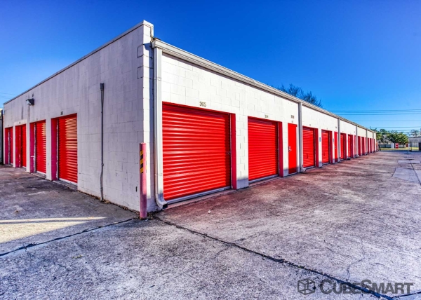 Storage Units at CubeSmart Self Storage - TX Houston Mangum Rd - 3735 Mangum Road