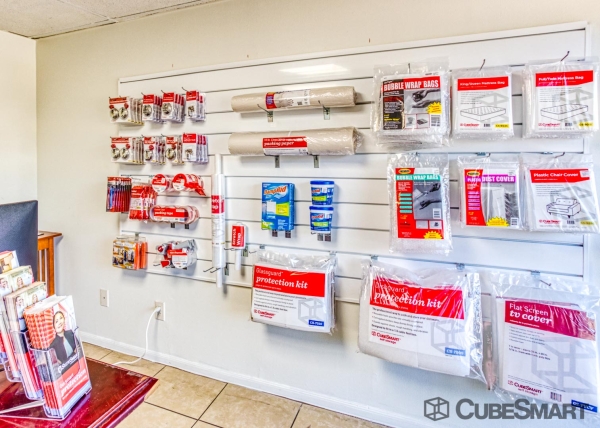 Storage Units at CubeSmart Self Storage - TX Houston Mangum Rd - 3735 Mangum Road