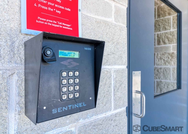 Storage Units at CubeSmart Self Storage - TX San Antonio North Loop 1604 West - 2310 North Loop 1604 West