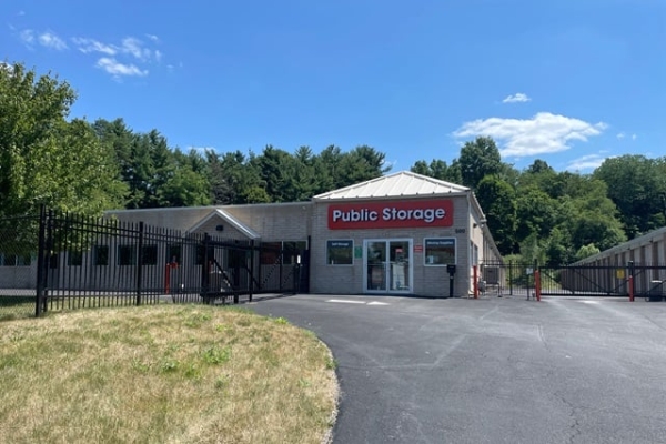 Facility photo: //images.sparefoot.com/medium/2197156884d334704aa.jpg