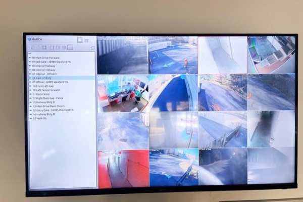 Facility photo: //images.sparefoot.com/medium/219715693ec623d4528.jpg