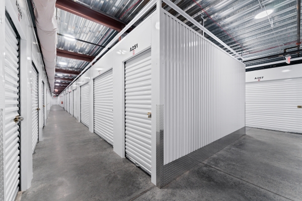 Facility photo: //images.sparefoot.com/medium/219749618da0954cba4.jpg