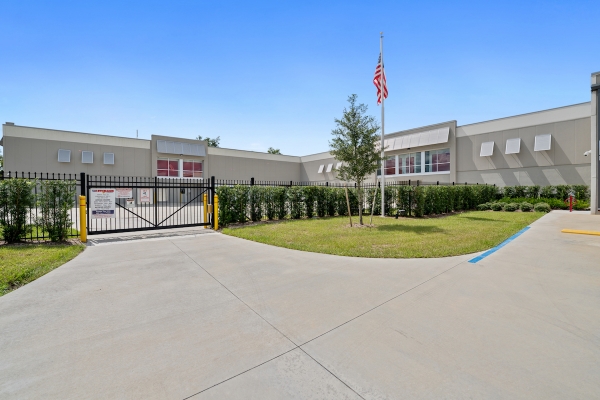 Facility photo: //images.sparefoot.com/medium/219749618da0974d2d0.jpg