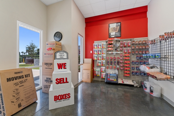 Facility photo: //images.sparefoot.com/medium/219749618da0995e92a.jpg