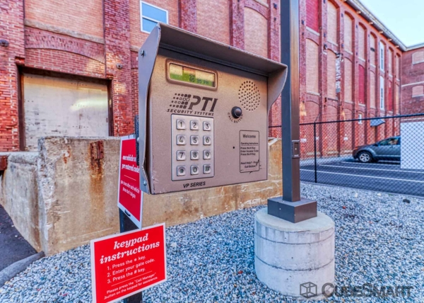 Facility photo: //images.sparefoot.com/medium/2197606943bd1bc99ae.jpg