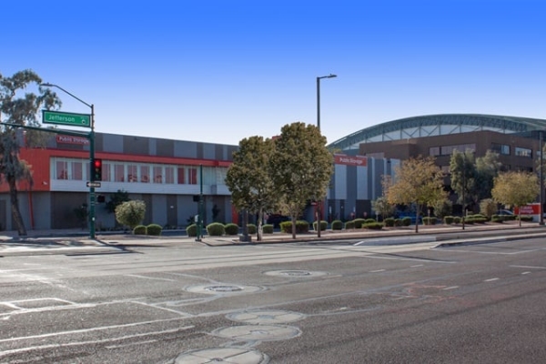 Facility photo: //images.sparefoot.com/medium/219764691f23420041d.jpg