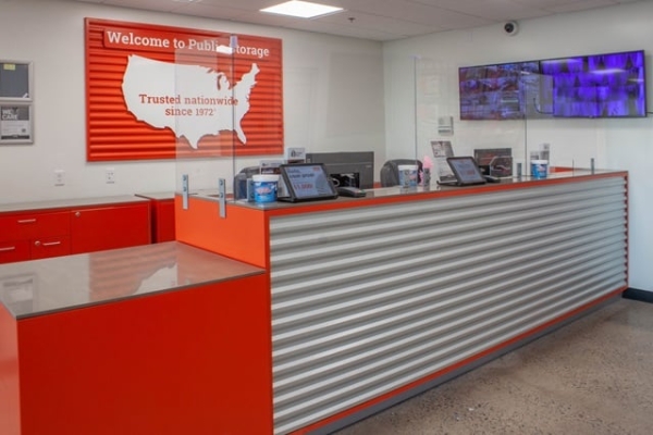 Facility photo: //images.sparefoot.com/medium/219764691f2343d7ff7.jpg