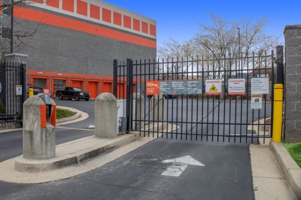 Facility photo: //images.sparefoot.com/medium/2197826915e691a5008.jpg