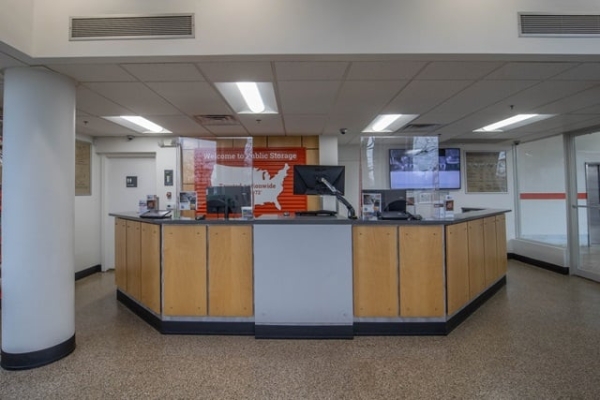 Facility photo: //images.sparefoot.com/medium/219782697cbbd15f826.jpg