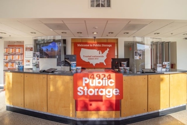 Facility photo: //images.sparefoot.com/medium/219784689354a2c73e5.jpg