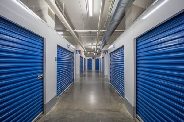 Facility photo: //images.sparefoot.com/medium/2197846925b8b78dc12.jpg