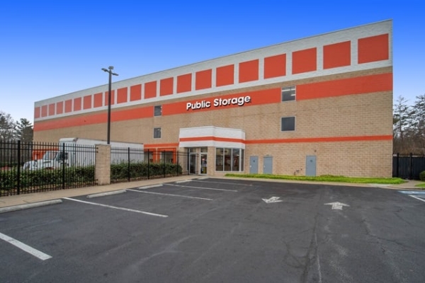 Facility photo: //images.sparefoot.com/medium/2197856877a4b74ef18.jpg