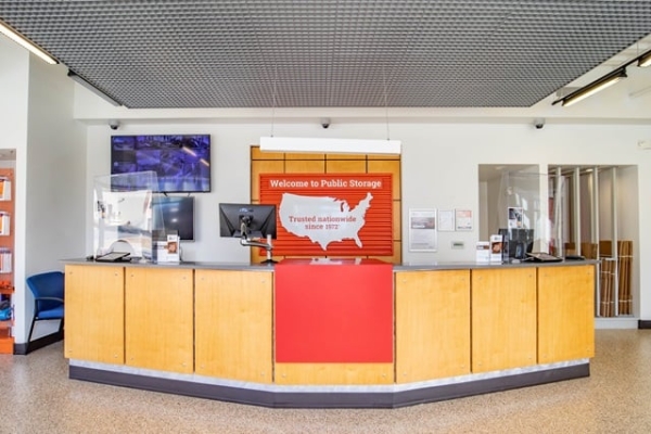 Facility photo: //images.sparefoot.com/medium/2197866878f62f86e1f.jpg