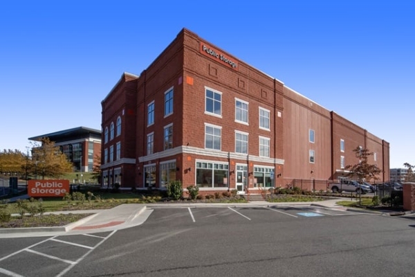Facility photo: //images.sparefoot.com/medium/21978669f74928b8345.jpg